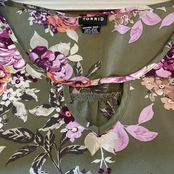 Torrid Top Women's Floral Print 1X (14/16) Top Blouse Cottage Core Boho Work - Picture 10 of 11